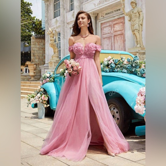 QOQ Pink Floral Decor Off Shoulder NWOT - Picture 2 of 12